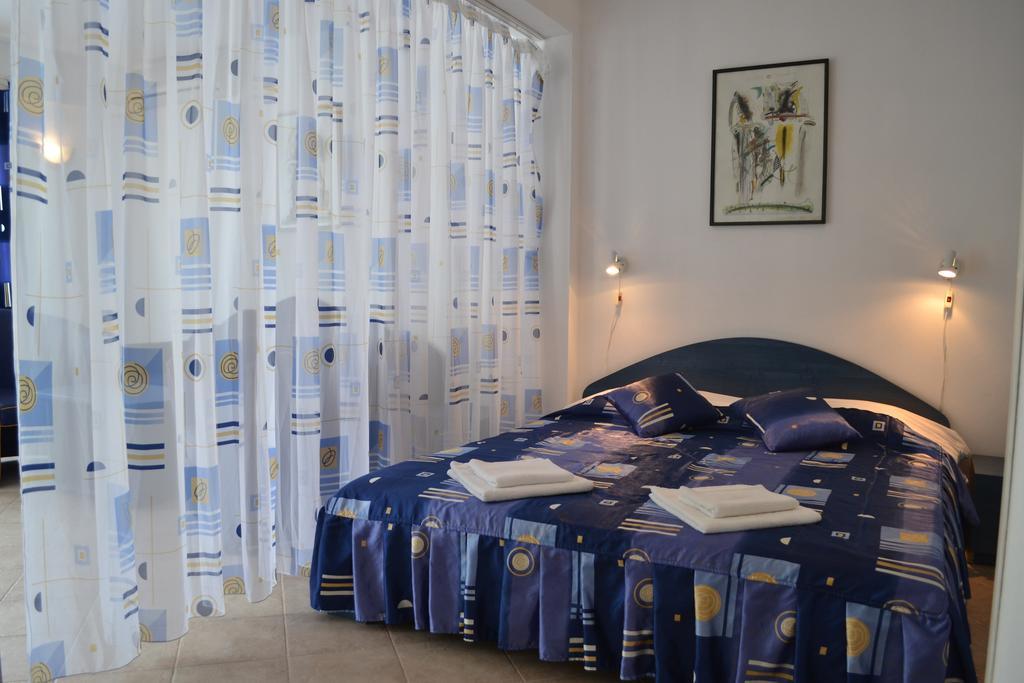 Family Hotel Magnolia Balchik Quarto foto